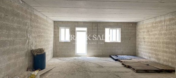 Laden in Mgarr, Malta 75m², Nr. 12469 2