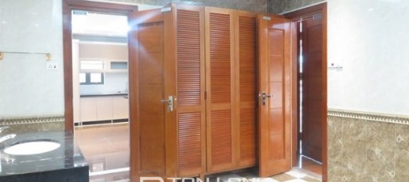 3 bedrooms Apartment in Ba Dinh, Vietnam No. 3216 12