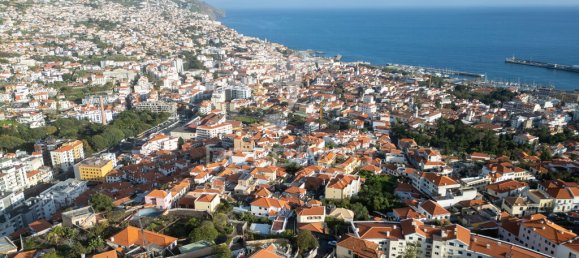 3 bedrooms House in Funchal, Portugal No. 110679 11