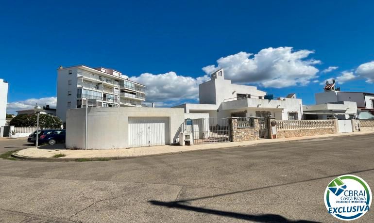 3 bedrooms Townhouse in Roses, Spain No. 212151