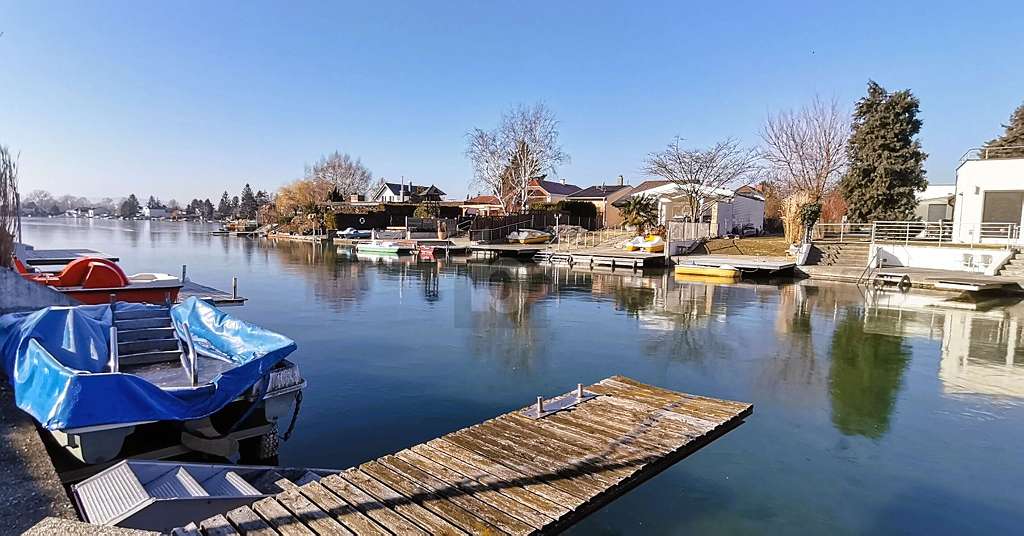 3 rooms House in Neufeld an der Leitha, Austria No. 24084