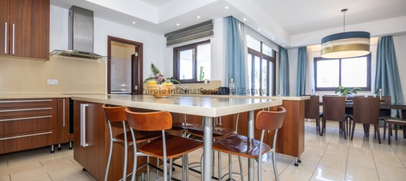 6 bedrooms Villa in Deryneia, Cyprus No. 22039 20