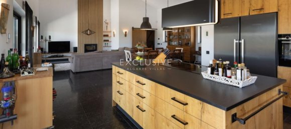 3 bedrooms Villa in Lagoa, Portugal No. 7570 10