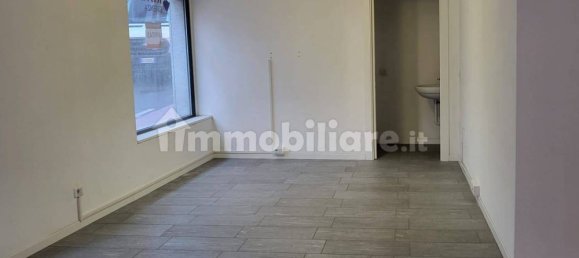 Офис с 2 комнатами в Казнате кон Бернате, Италия № 264755 6