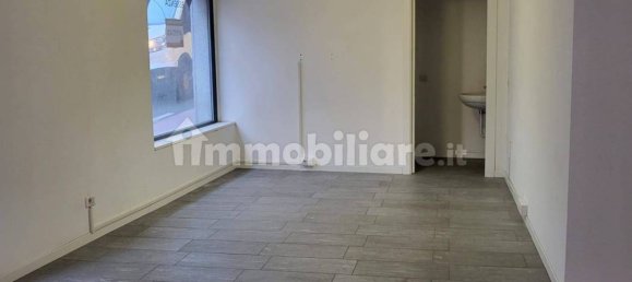 Офис с 2 комнатами в Казнате кон Бернате, Италия № 264755 4