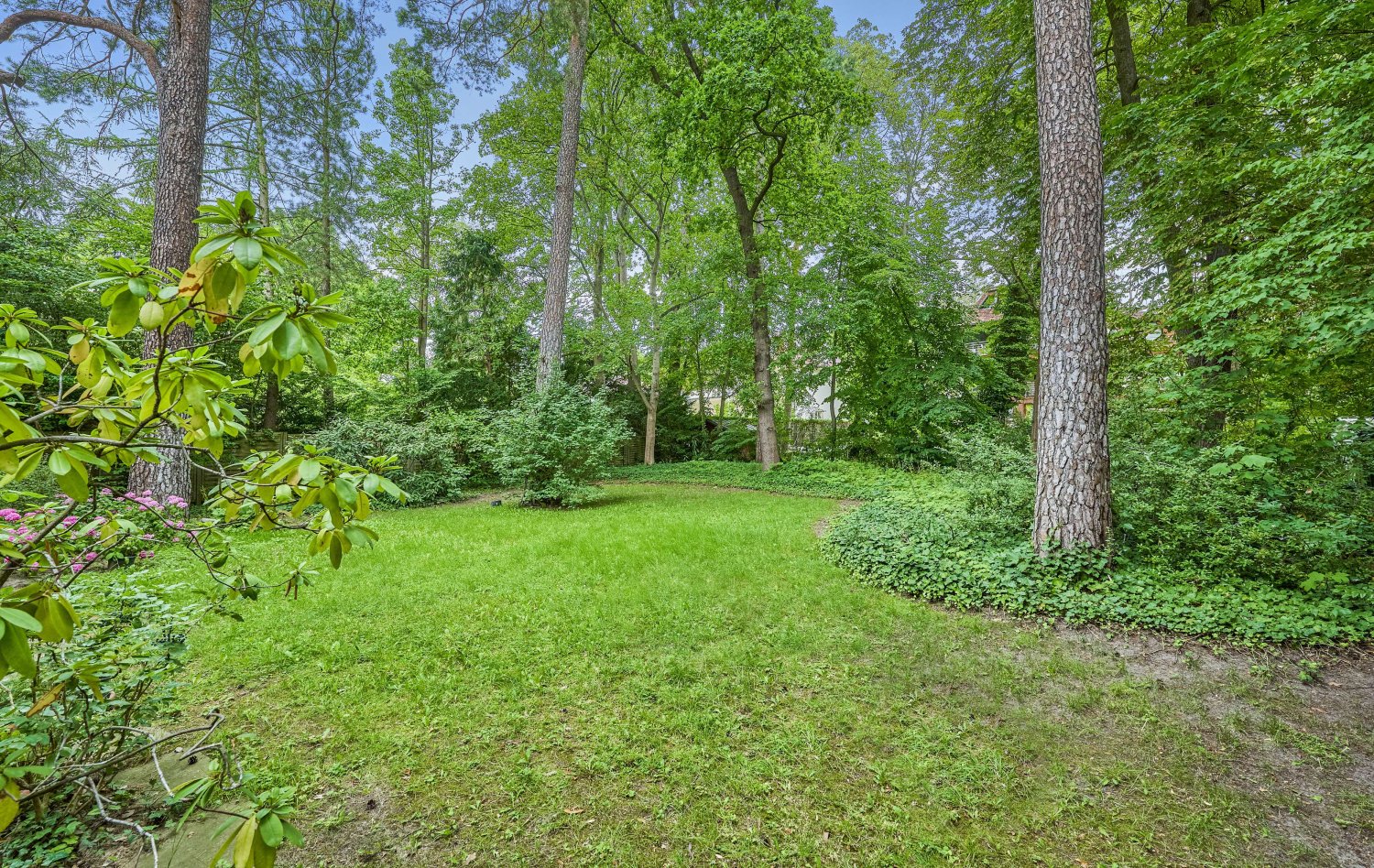 6 bedrooms Villa in Grunewald, Germany No. 88791