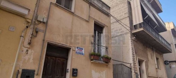 4 bedrooms House in Altamura, Italy No. 361795 7