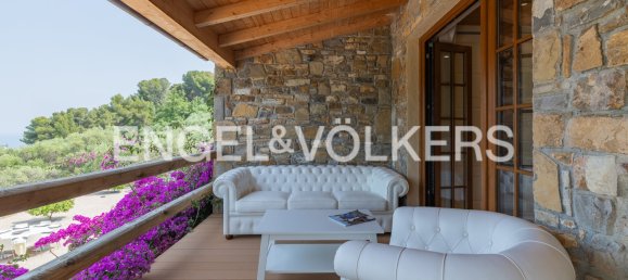 Casa de 4 dormitorios en San Bartolomeo al Mare, Italy No. 345691 2