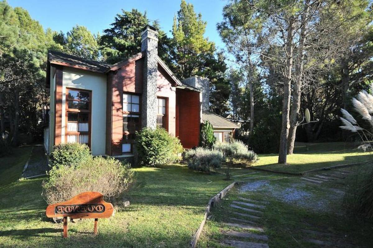 4 bedrooms House in Mar del Plata, Argentina No. 87715