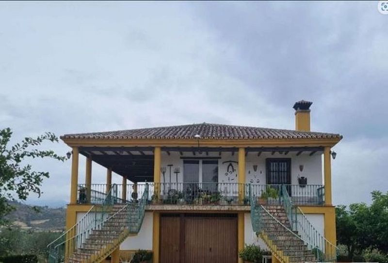 3 bedrooms House in Coin, Spain No. 233702