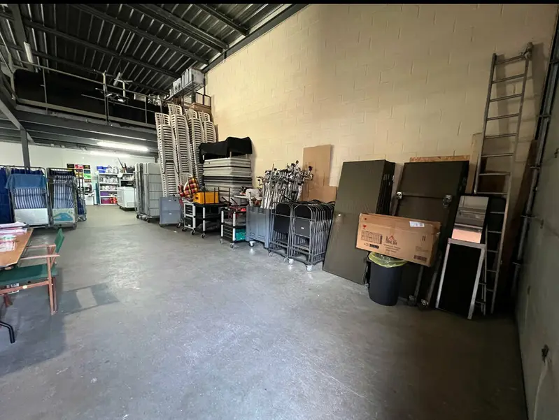 270m² Commercial property in Morsang-sur-Orge, France No. 302428