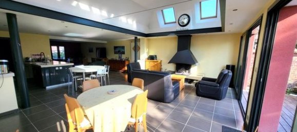 3 bedrooms House in Sainte-Genevieve, France No. 300371 3