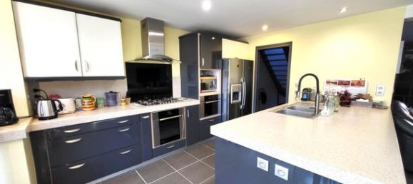 3 bedrooms House in Sainte-Genevieve, France No. 300371 5