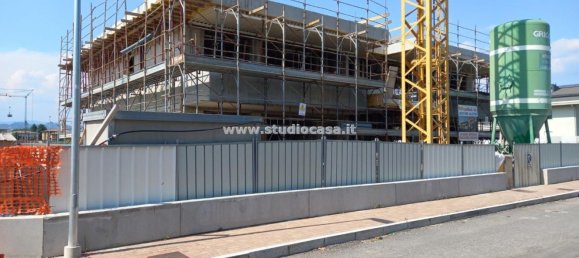 4 rooms Apartment in Azzano San Paolo, Italy No. 183796 9