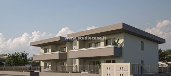 4 rooms Apartment in Azzano San Paolo, Italy No. 183796 2