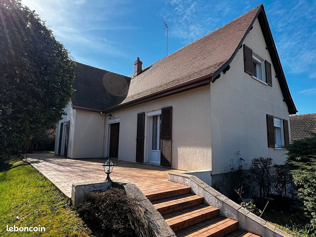 4 bedrooms House in Fleury-les-Aubrais, France No. 217749