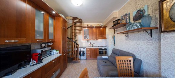 3-salle Duplex à Pomezia, Italy No. 299331 2