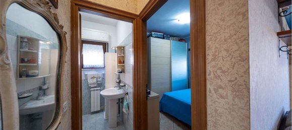 3-salle Duplex à Pomezia, Italy No. 299331 19