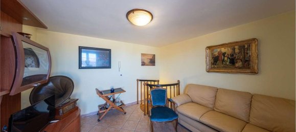 3-salle Duplex à Pomezia, Italy No. 299331 13