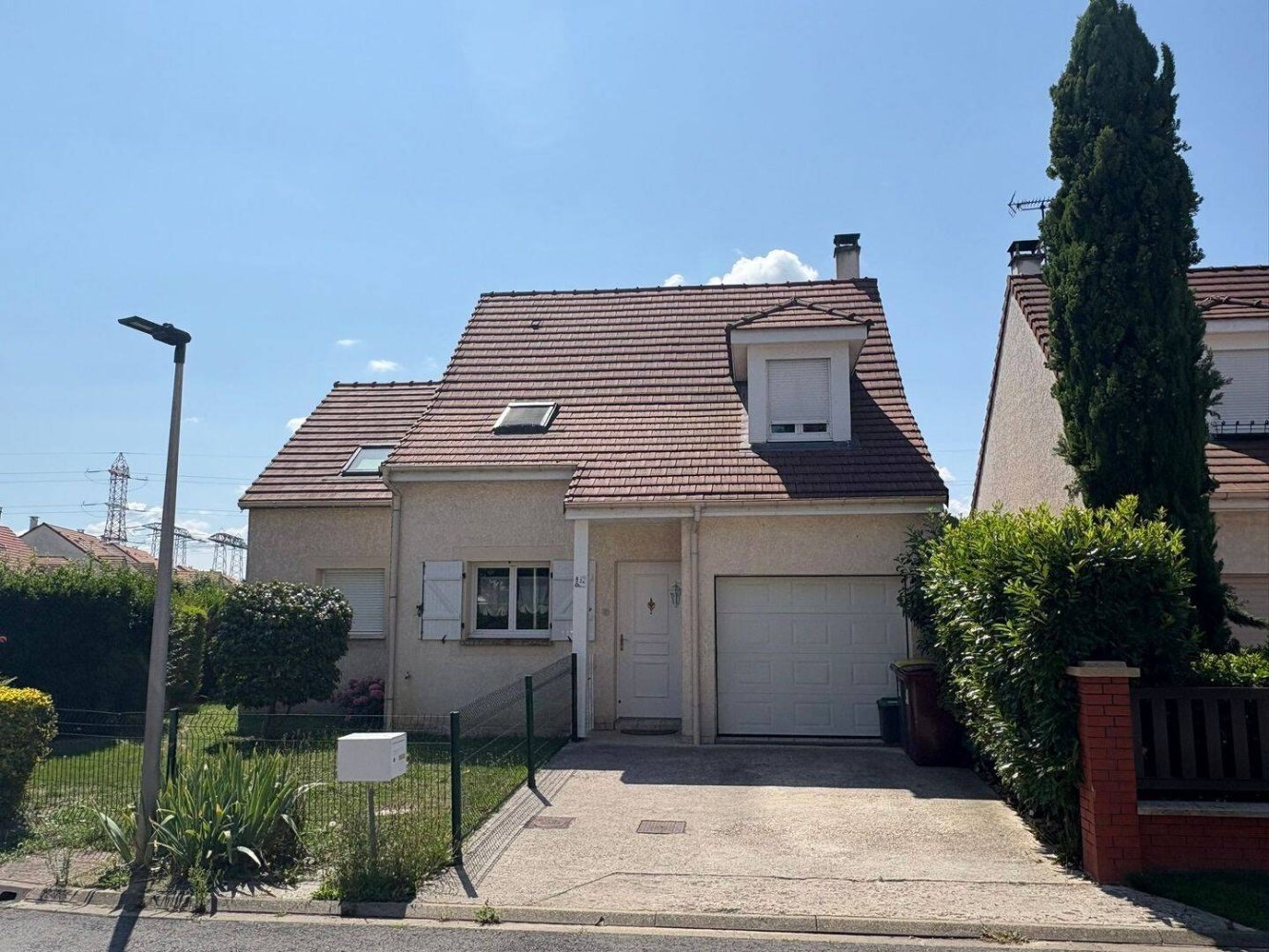 5 bedrooms House in Chelles, France No. 328939