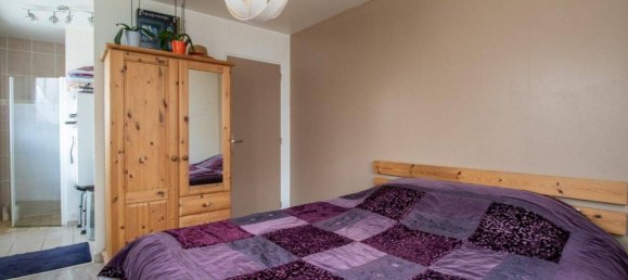 5 bedrooms House in Chelles, France No. 328939 8