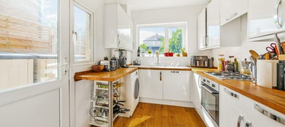 3 bedrooms House in Beckenham, United Kingdom No. 14401 5