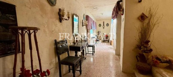 Casa de 4 dormitorios en Siggiewi, Malta No. 1662 15