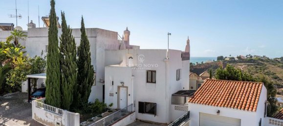 3 bedrooms Villa in Albufeira, Portugal No. 137109 25