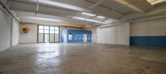 Склад 360м² в Калольциокорте, Италия № 365540 5