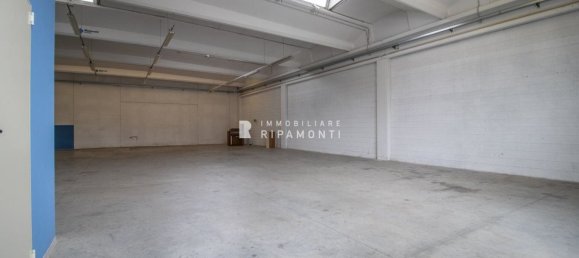 Склад 360м² в Калольциокорте, Италия № 365540 7