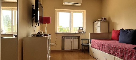 Apartamento de 2 dormitorios en Madrid, Spain No. 168356 11