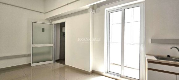 Oficina en Balzan, Malta No. 13639 11