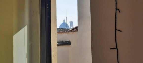 4 rooms Apartment in Florence, Italy No. 107777 6