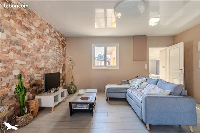 Casa de 3 dormitorios en Izon, France No. 278095