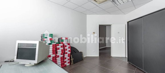 5 rooms Office in Trezzano sul Naviglio, Italy No. 13203 6