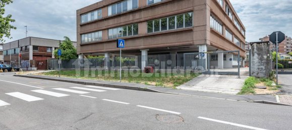 5 rooms Office in Trezzano sul Naviglio, Italy No. 13203 3