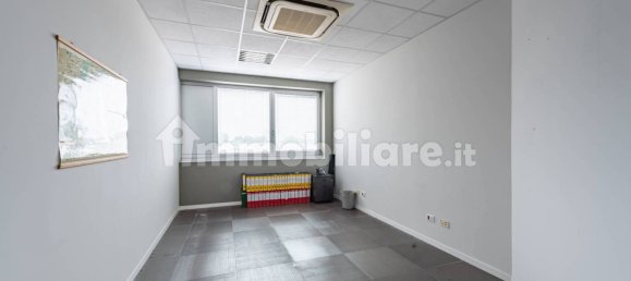 5 rooms Office in Trezzano sul Naviglio, Italy No. 13203 10