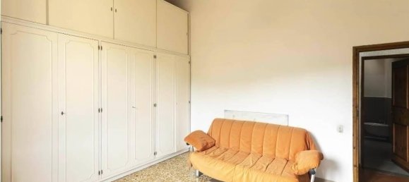 4 rooms Apartment in Fiesole, Italy No. 36096 3