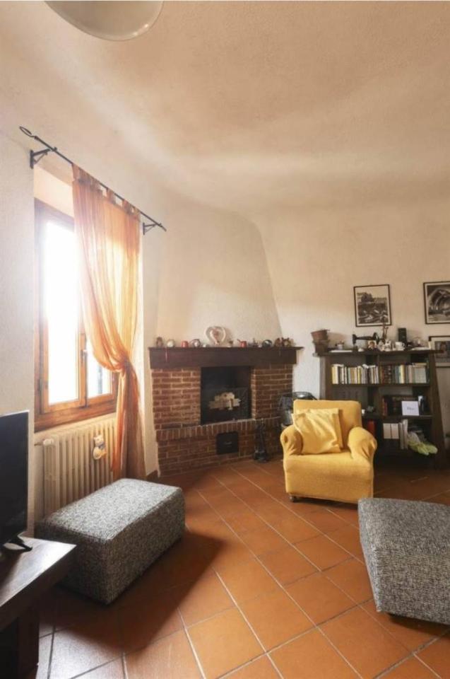 4 rooms Apartment in Fiesole, Italy No. 36096