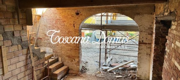 5 rooms House in Siena, Italy No. 18023 8