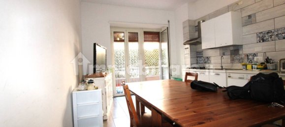 4 bedrooms Apartment in Rome, Italy No. 272624 15