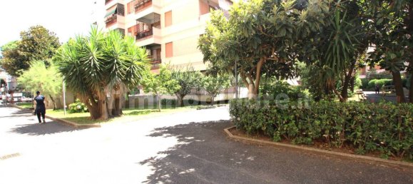 4 bedrooms Apartment in Rome, Italy No. 272624 7