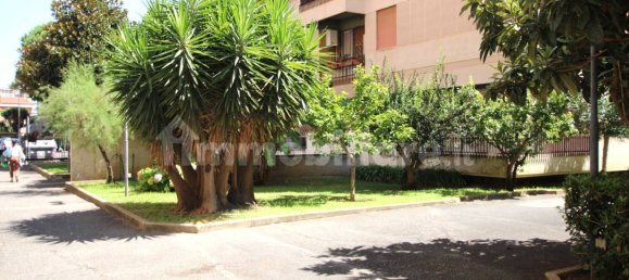 4 bedrooms Apartment in Rome, Italy No. 272624 4