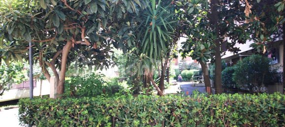 4 bedrooms Apartment in Rome, Italy No. 272624 6