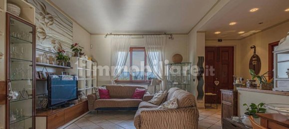 4 غرف نوم فيلا في Quarrata, Italy رقم 46003 5