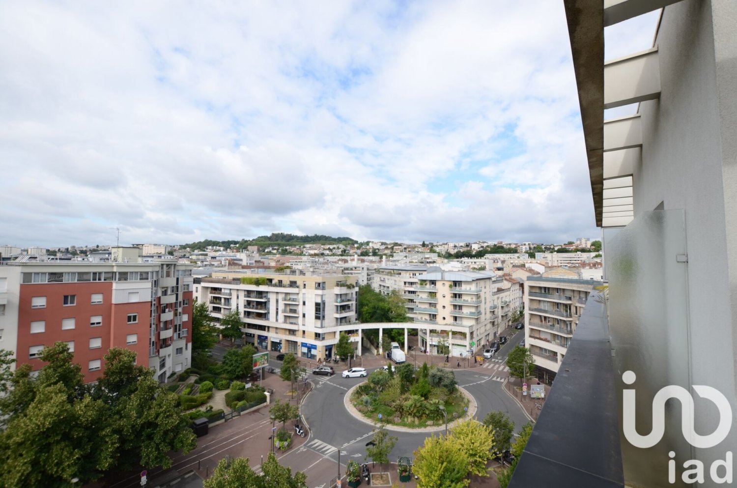 Apartamento de 2 dormitorios en Puteaux, France No. 324647