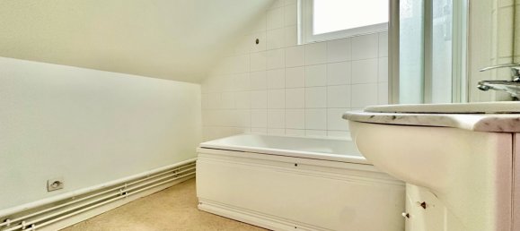 3 bedrooms House in Montepilloy, France No. 215769 6