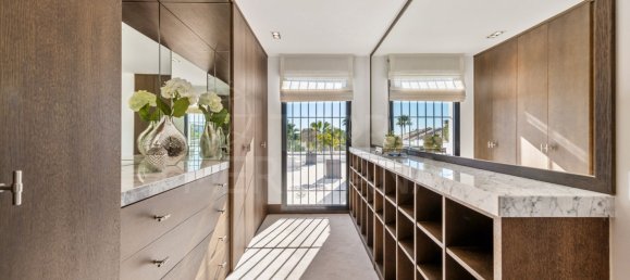 7 Schlafzimmer Villa in Marbella, Spain, Nr. 73724 25