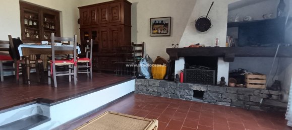 3 bedrooms House in Laveno-Mombello, Italy No. 361284 9