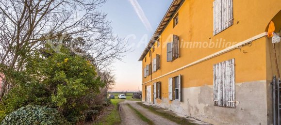 9 rooms Villa in Noceto, Italy No. 156820 2